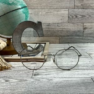 Ray Ban Progressive Readers. Wire frames. Clear on top, 2.0x on bottom. Unisex.